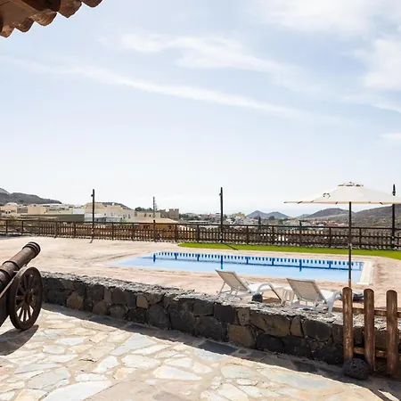 Casa La Tosca * 圣米格尔德阿沃纳